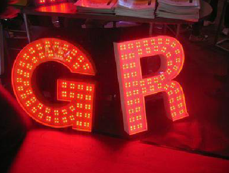 桃园LED发光字常见的安装误区。